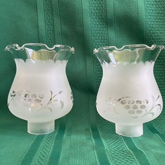 Vintage Frosted Glass Lamp Shade Globe Grape Design Ruffled Top Rim - Picture 2 of 12